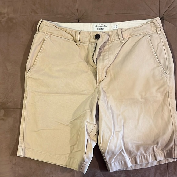 Abercrombie - Fitch khaki shorts - Picture 1 of 3